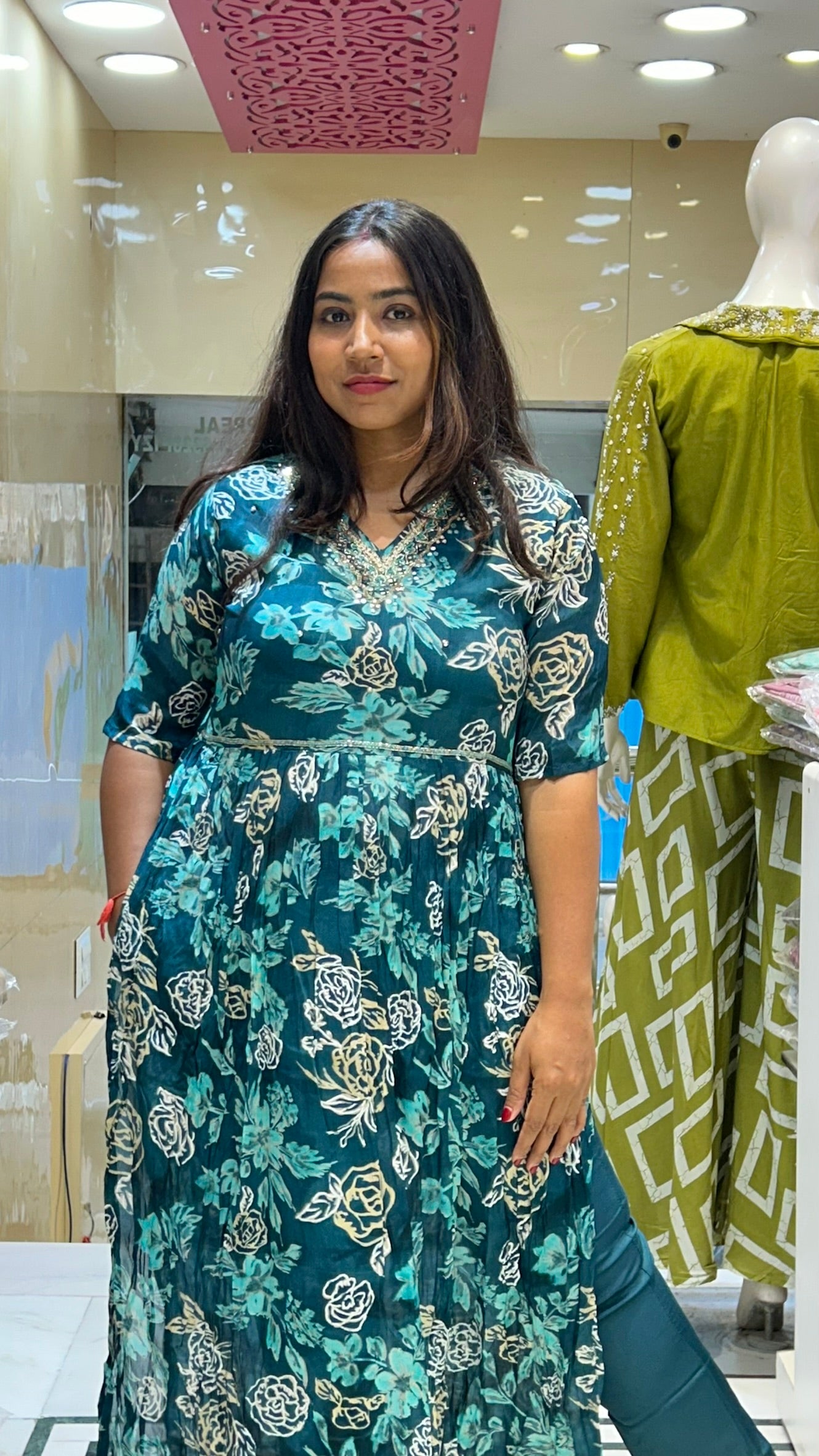 chinon alia cut partywear light weight suit