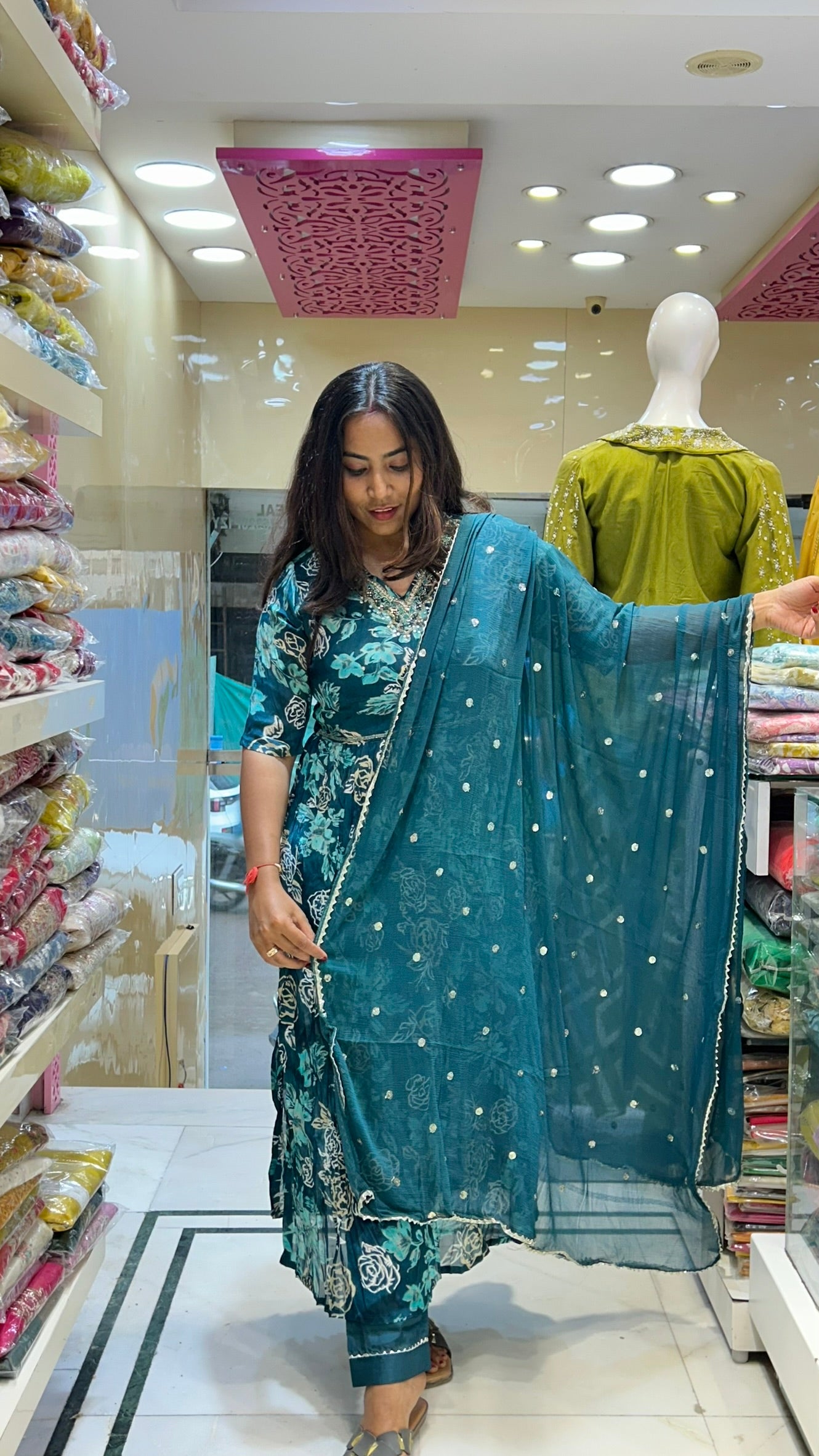 chinon alia cut partywear light weight suit