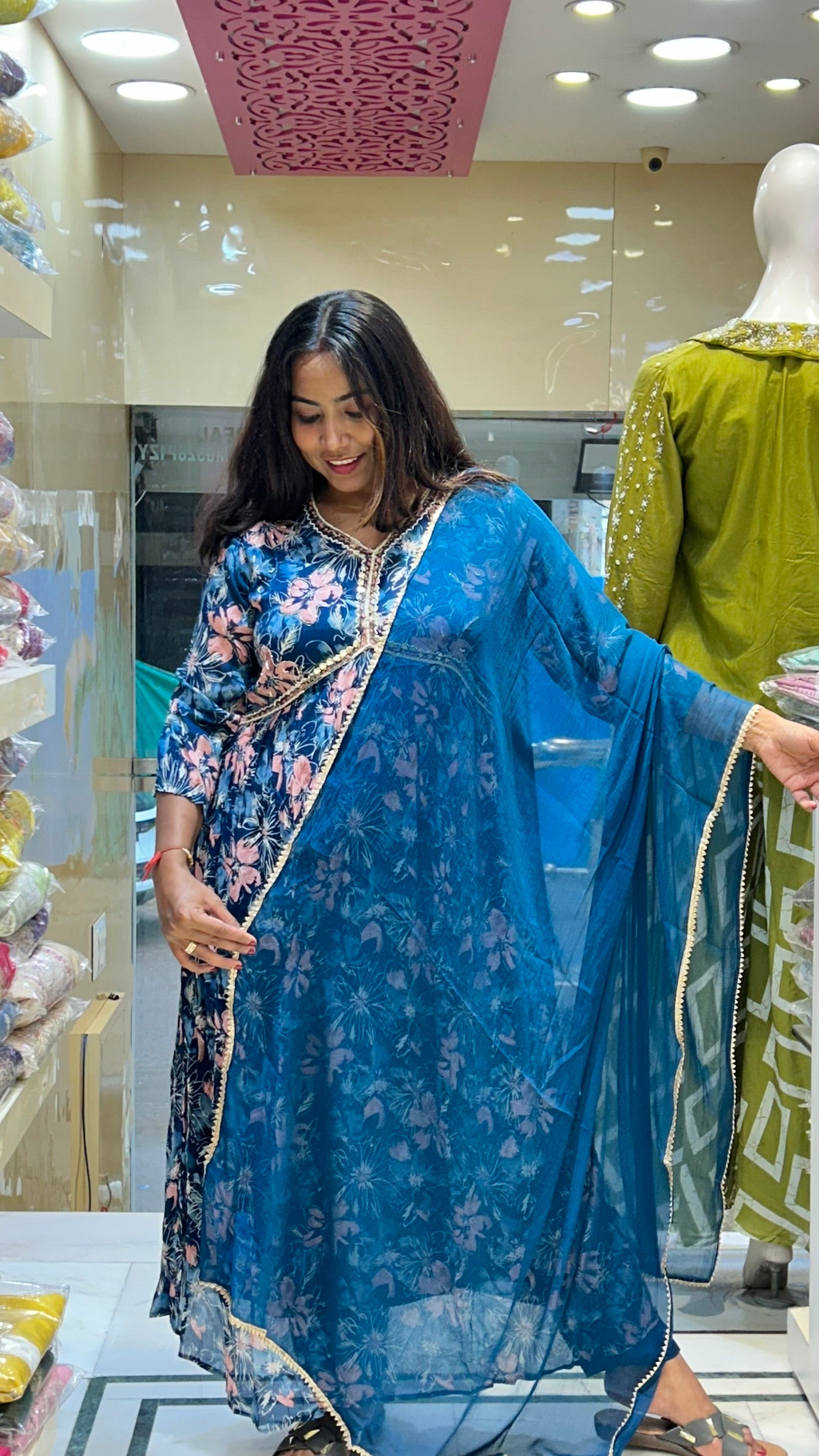 chinon alia cut partywear light weight suit