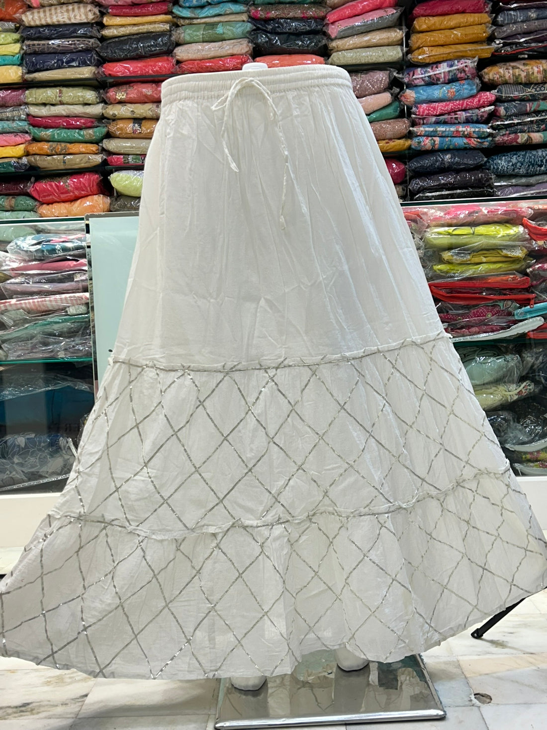 plain white pure cottn gotta lace emblished skirt